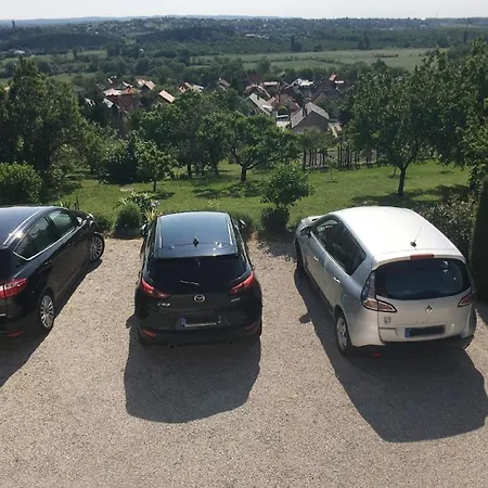 Im Obergeschoss Mit Suedlage Und Balkon דירה Hévíz