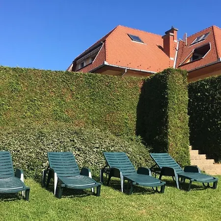 Im Obergeschoss Mit Suedlage Und Balkon * Heviz