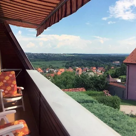 Im Obergeschoss Mit Suedlage Und Balkon