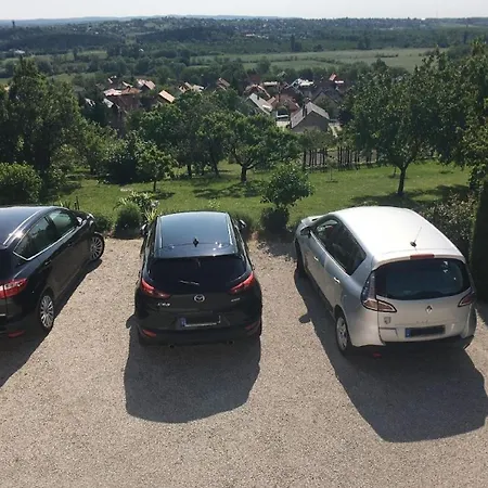 Im Obergeschoss Mit Suedlage Und Balkon דירה Hévíz